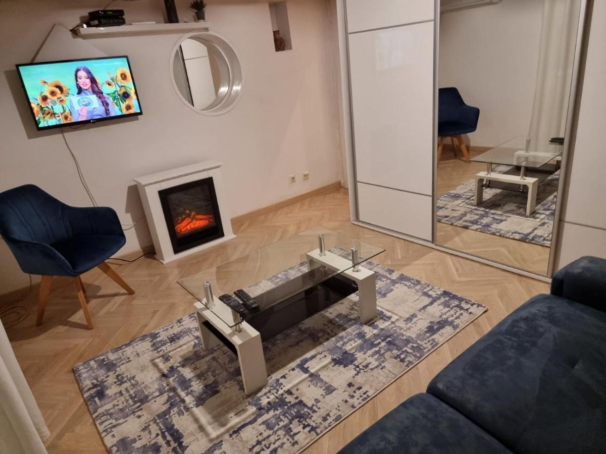 Drinka Parlament Center Apartment Belgrado Esterno foto