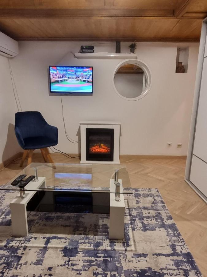 Drinka Parlament Center Apartment Belgrado Esterno foto