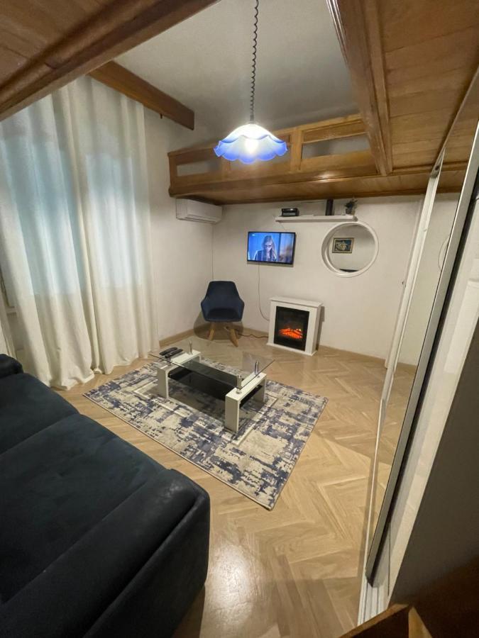 Drinka Parlament Center Apartment Belgrado Esterno foto