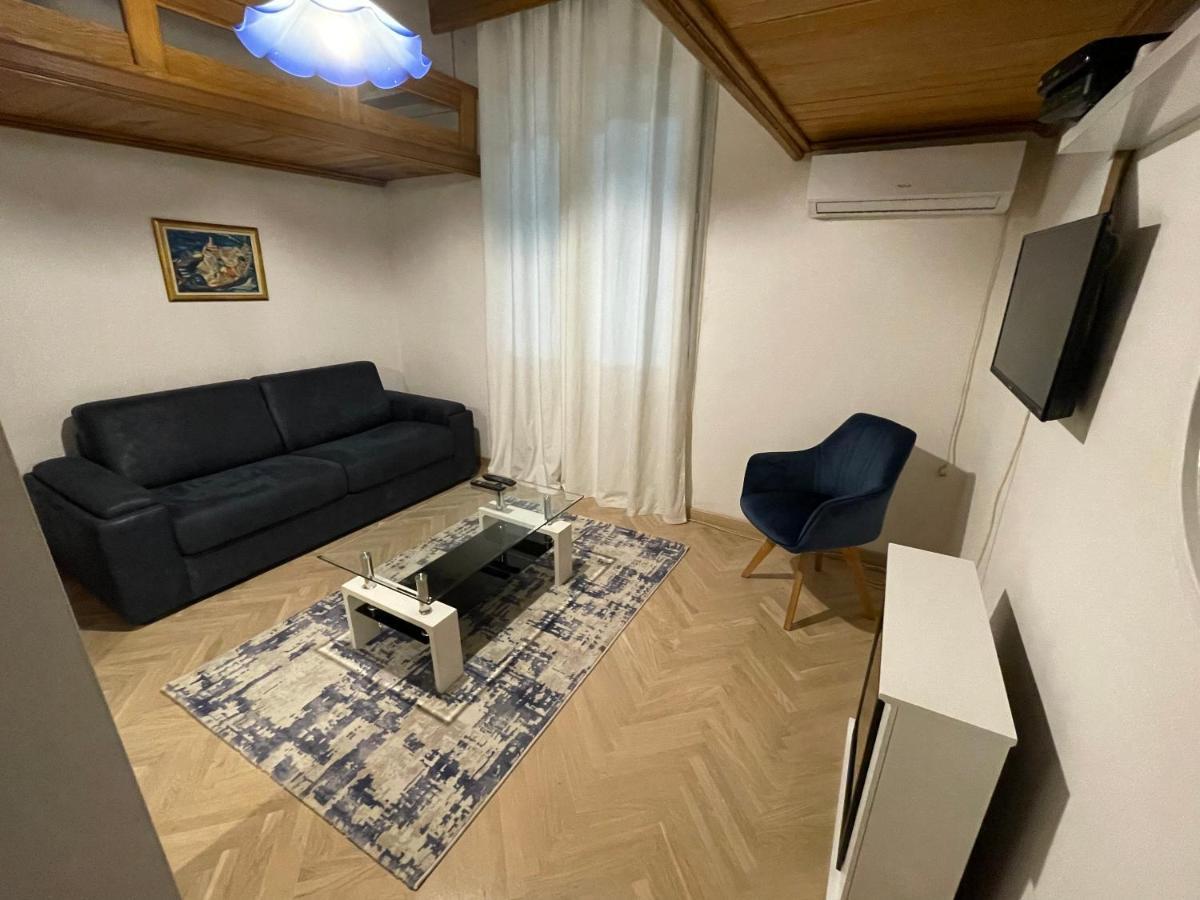 Drinka Parlament Center Apartment Belgrado Esterno foto